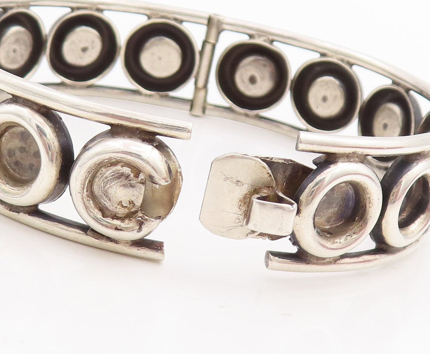 925 Sterling Silver Vintage Bracelet MEXICO Solid Rings Carved Bangle  BT10694