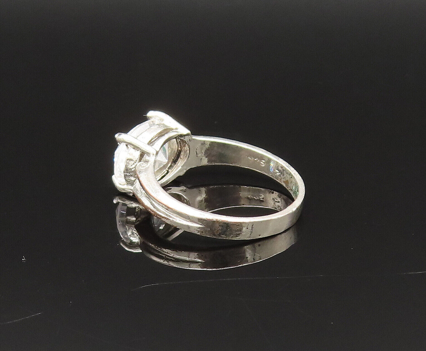 925 Sterling Silver  Vintage Fancy Oval Cubic Zirconia Ring Sz 8  RG25579