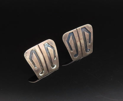 MEXICO 925 Sterling Silver  Vintage Carved Figure Screw Back Earrings  EG12249