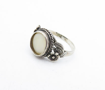 SOUTHWESTERN 925 Silver Vintage Mother Of Pearl Cocktail Ring Sz 7 RG4151