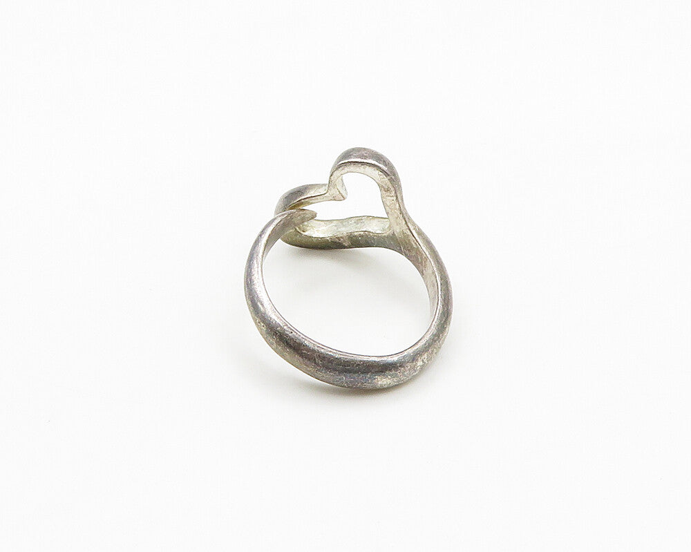 925 Sterling Silver  Vintage Dark Tone Love Heart Band Ring Sz 4.5  RG19380