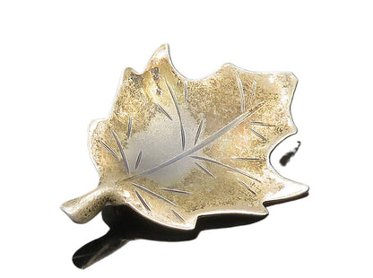 STUART NYE 925 Sterling Silver   Vintage Etched Autumn Leaf Brooch Pin  BP6623
