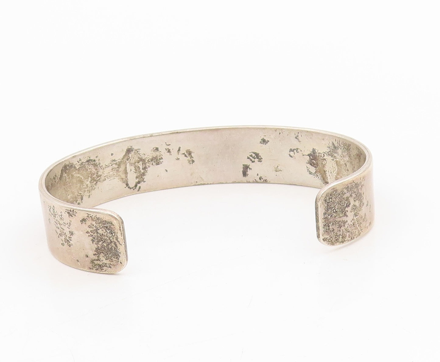 925 Sterling Silver Vintage Bracelet NAVAJO ZUNI Carved Storyteller Cuff BT11590