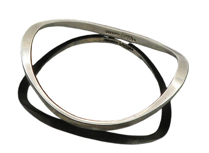MEXICO 925 Sterling Silver  Vintage Smooth Curved Bangle Bracelet  BT6235
