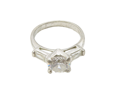 925 Sterling Silver  Cubic Zirconia Solitaire With Accents Ring Sz 7  RG10363