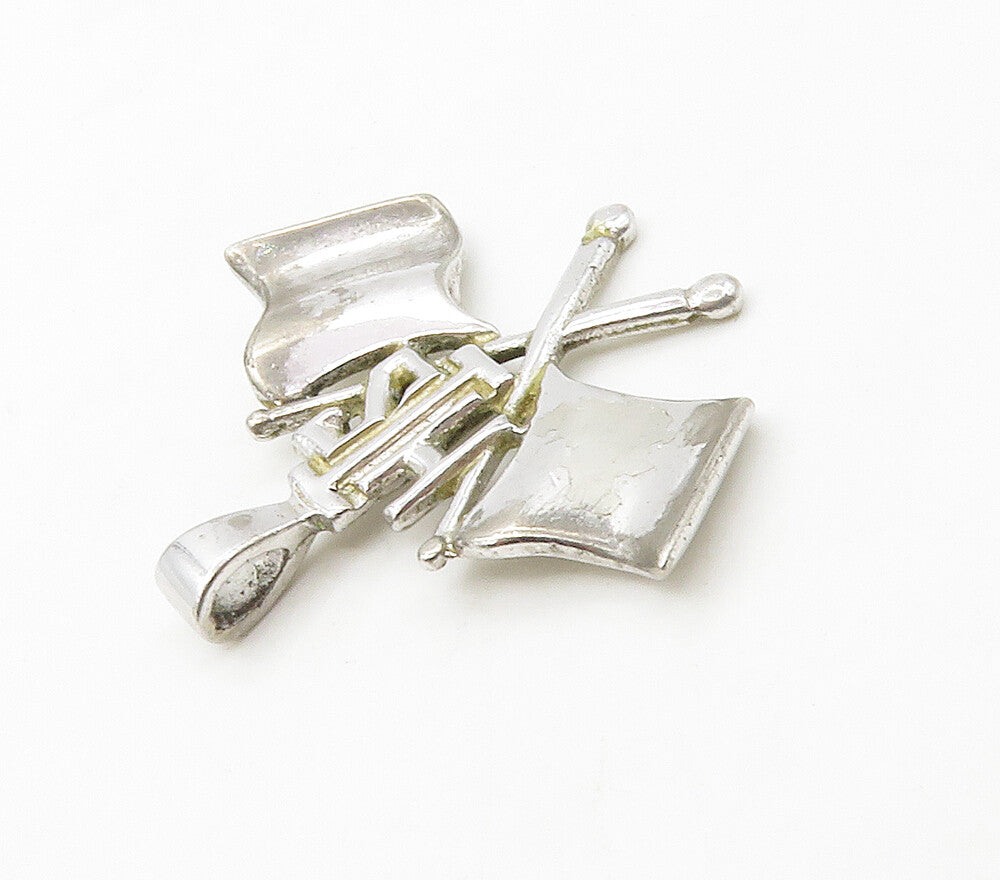 925 Sterling Silver  Vintage Shiny Crossed Flags Round Drop Pendant  PT13067