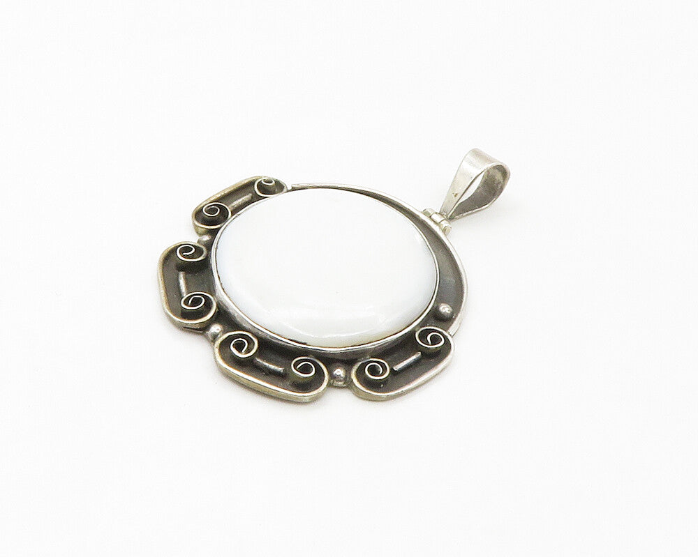 DESIGNER MEXICO 925 Silver  Vintage Mother Of Pearl Swirl Pendant  PT13711