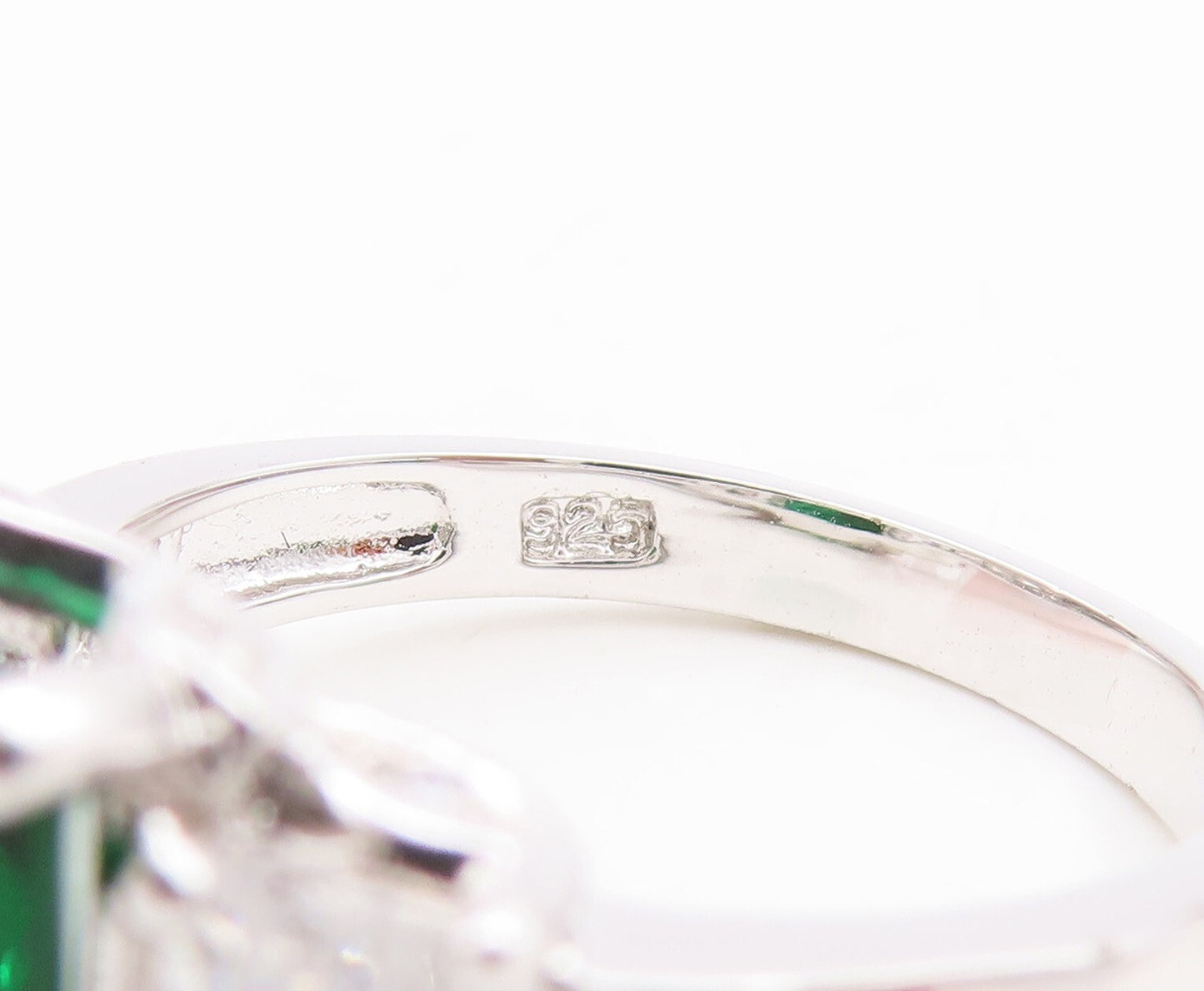925 Sterling Silver Vintage Ring Leaves Carved Green & White CZ  Sz 7  RG29661