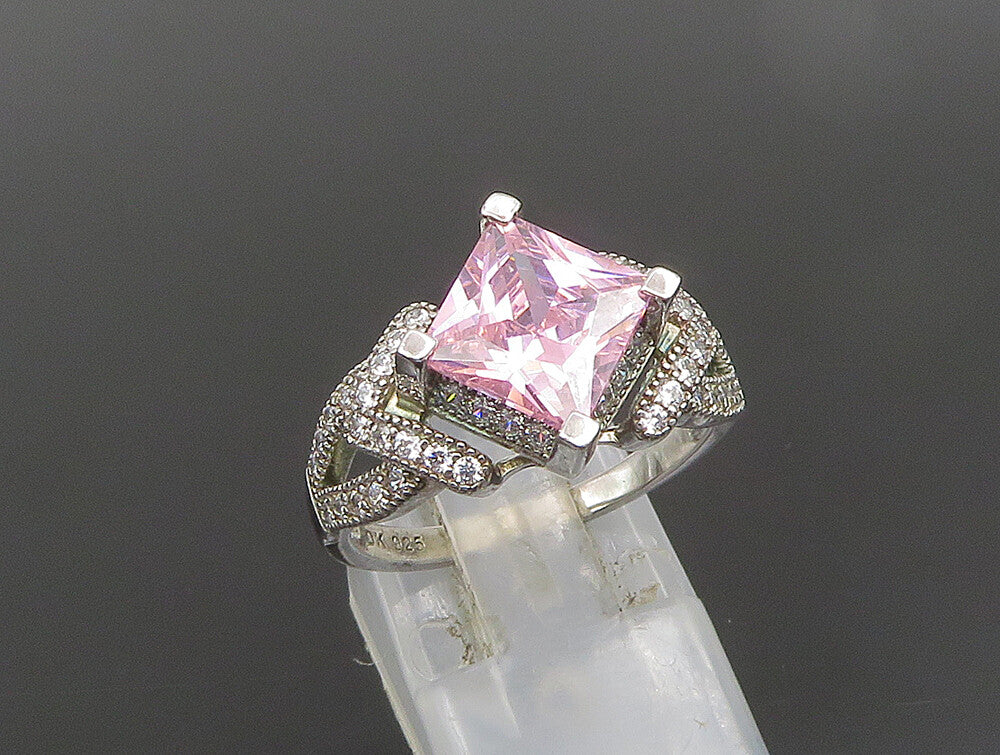 925 Silver  Vintage Fancy Diamond Shaped Cubic Zirconia Ring Sz 8  RG25169