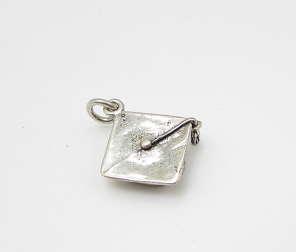 925 Sterling Silver  Vintage Graduation Cap Charm Pendant  PT1861
