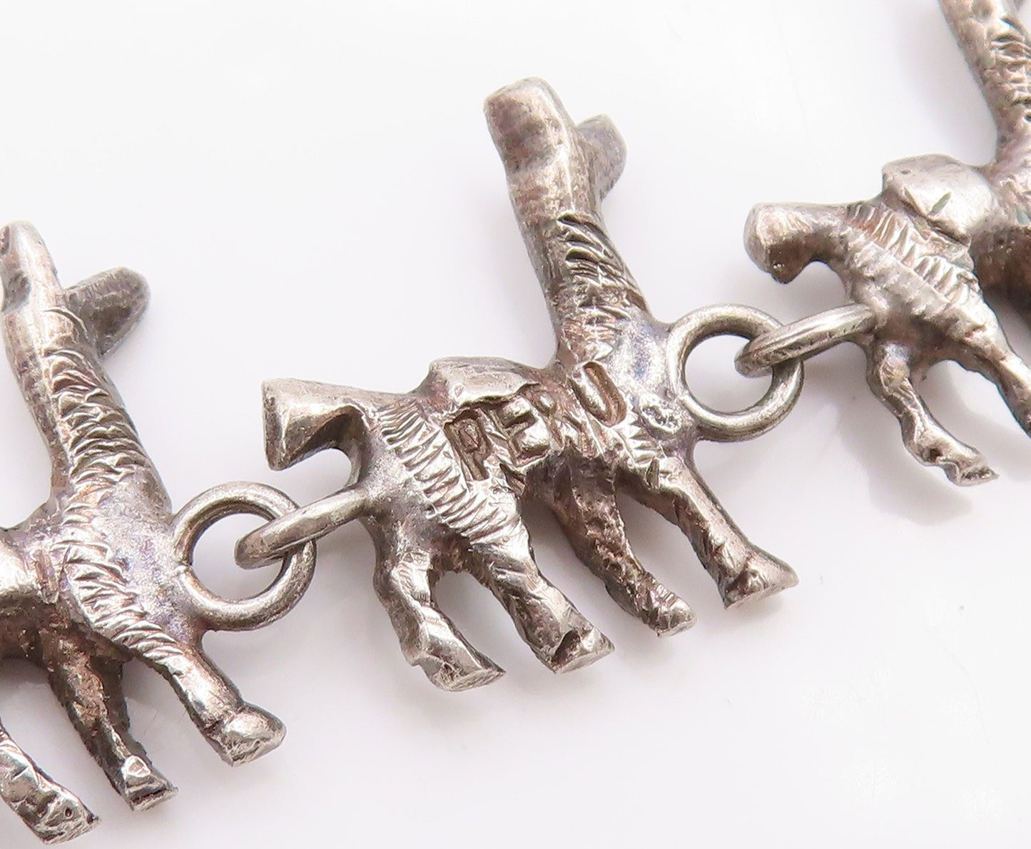 925 Sterling Silver Vintage Bracelet Etched Llama Animal Charm Chain  BT11404