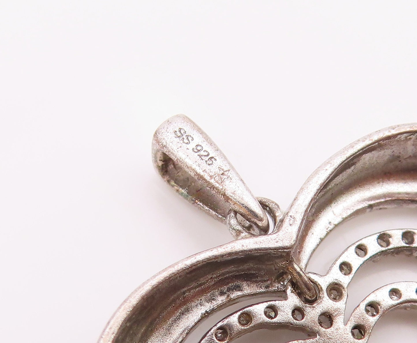 925 Sterling Silver  Vintage Genuine Diamonds Open Love Heart Pendant  PT17621