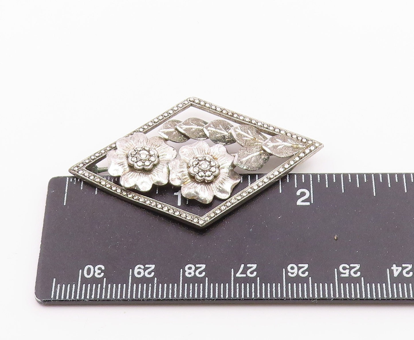 925 Sterling Silver  Vintage Sparkling Flowers Diamond Shape Brooch Pin BP8121