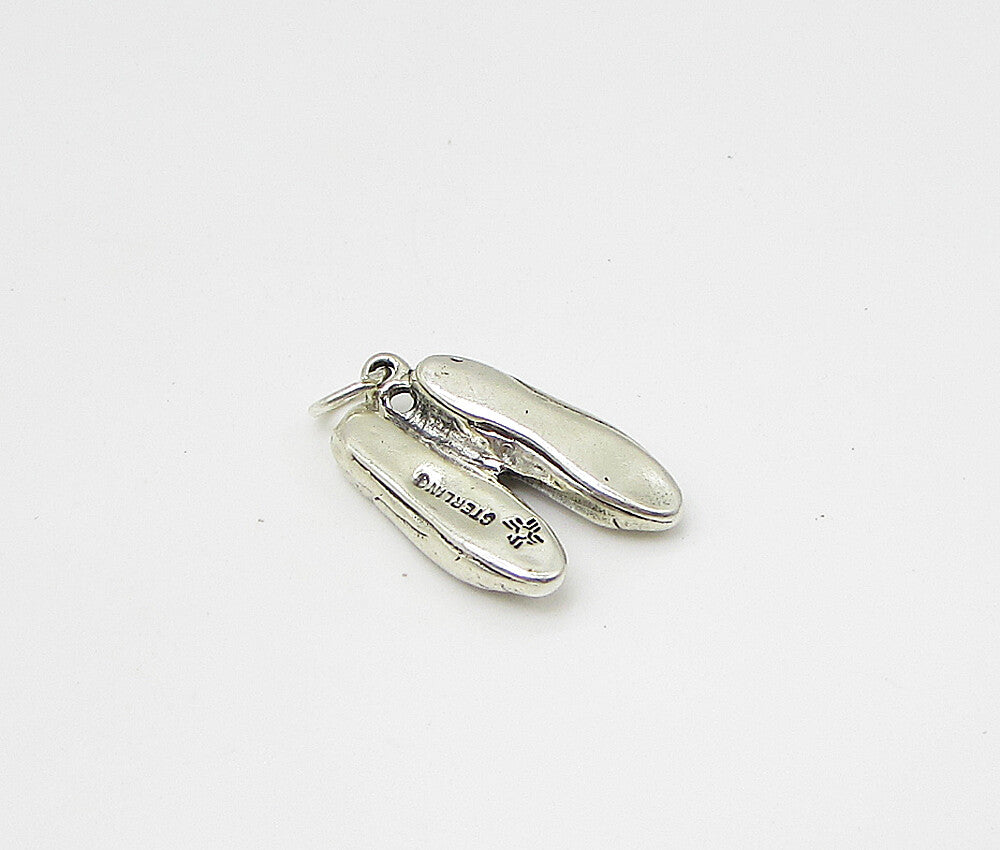 925 Sterling Silver  Vintage Woman's Pair Of Shoes Charm Pendant  PT1835
