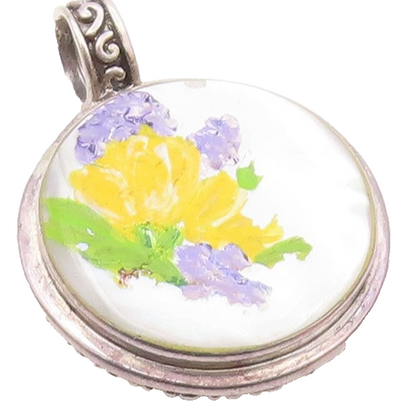 925 Sterling Silver  Vintage Mother Of Pearl Floral Art Round Pendant  PT7698