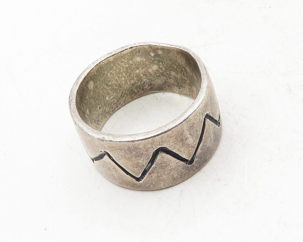 925 Sterling Silver  Vintage Dark Tone Etched Detail Band Ring Sz 7  RG9685