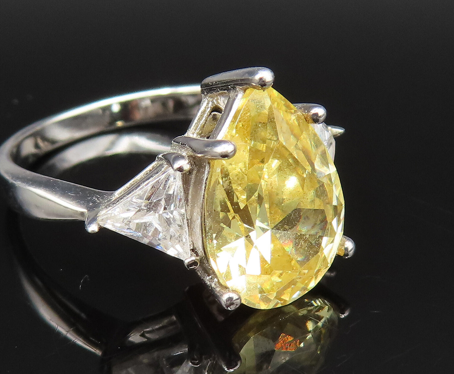 925 Sterling Silver  Vintage Yellow & White Cubic Zirconia Ring Sz 7  RG25385