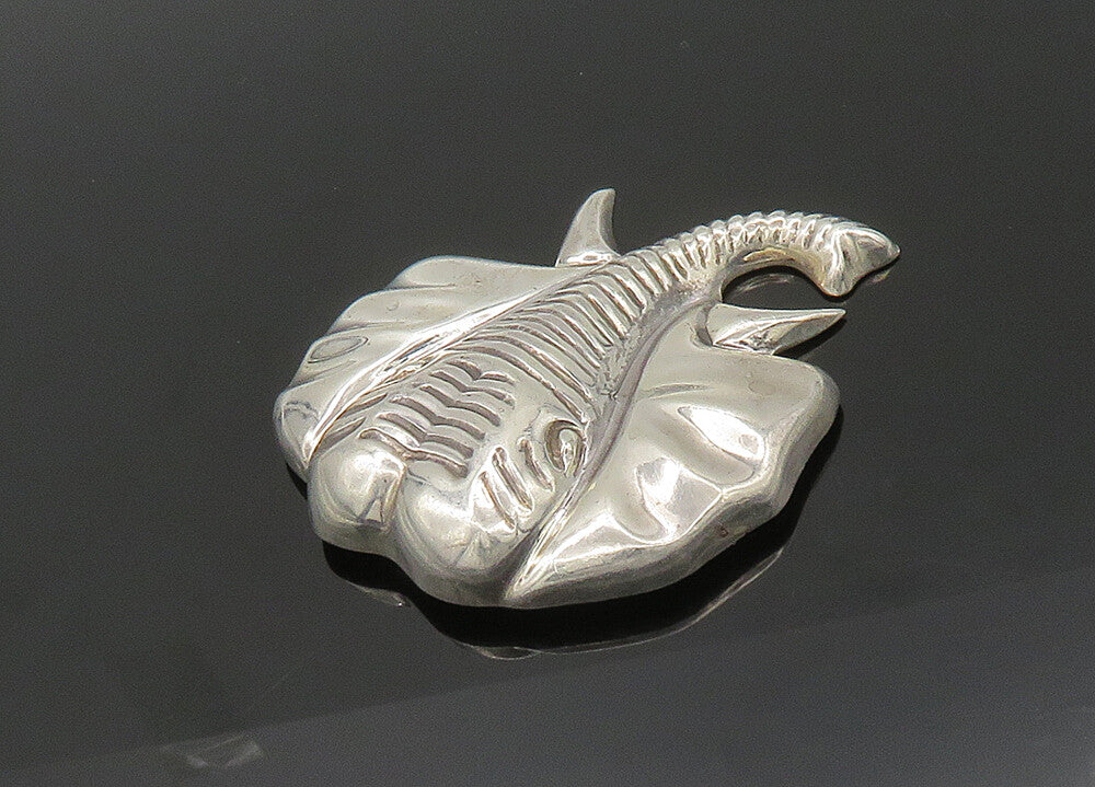 925 Sterling Silver  Vintage Shiny Elephant's Head Animal Pendant  PT16579
