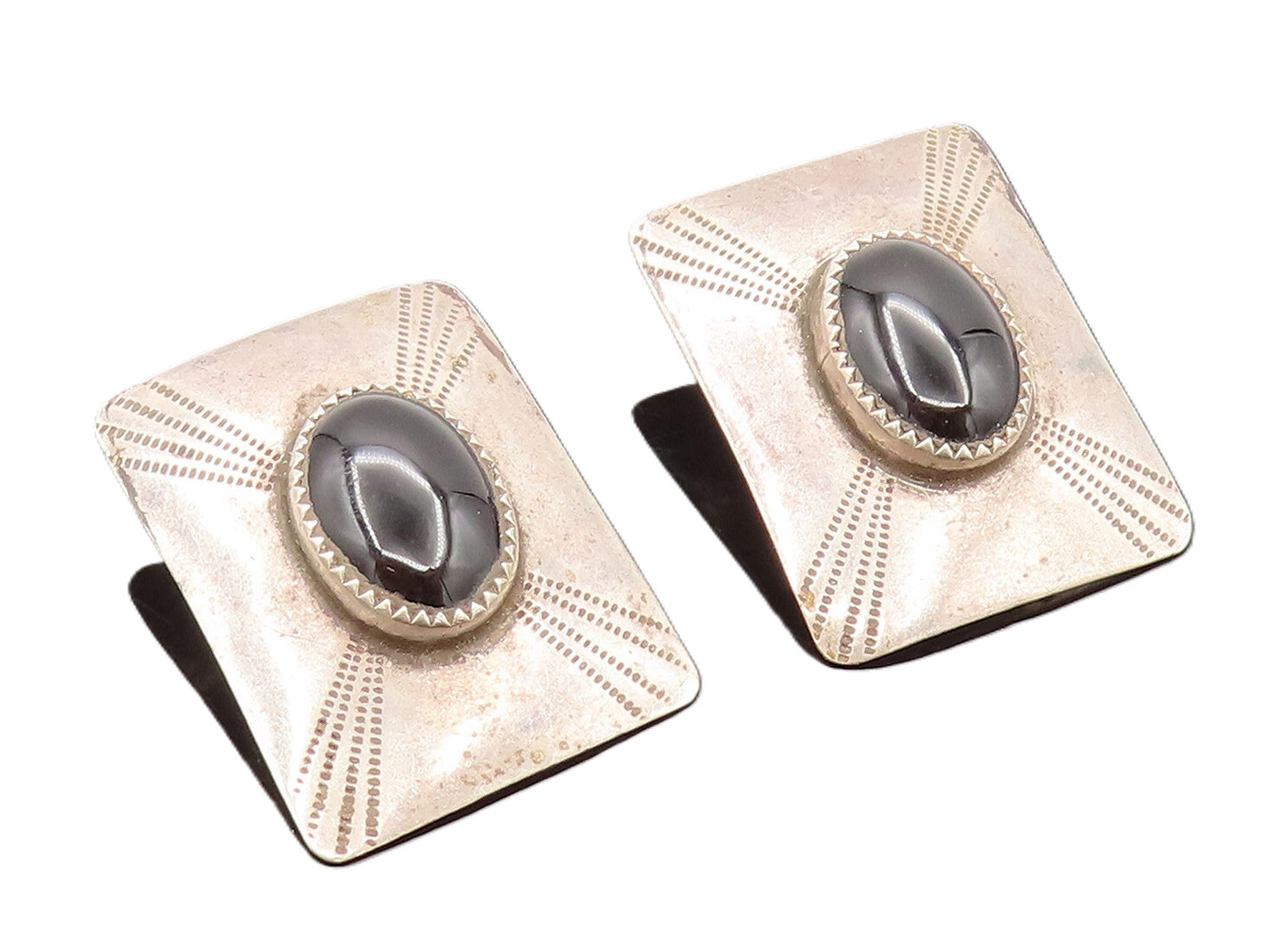BB NAVAJO 925 Silver  Vintage Etched Lines Onyx Clip Back Earrings  EG12347