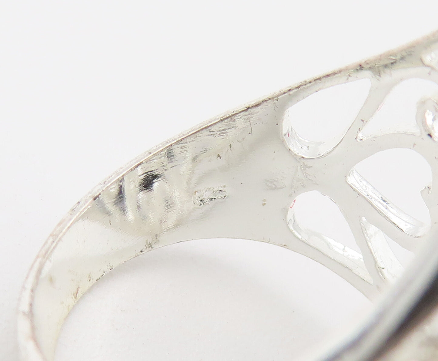 925 Sterling Silver Vintage Ring Swirly Floral Cutout Broad Sz 8.5  RG27948