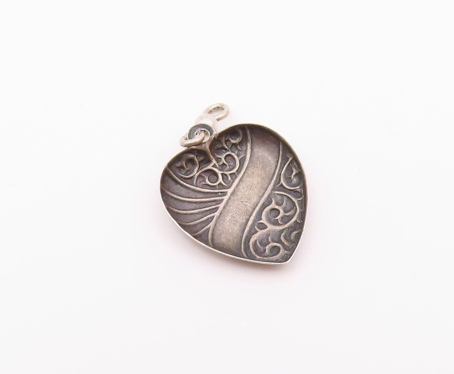 925 Sterling Silver  Vintage Petite Pearl Swirl Love Heart Pendant  PT16471