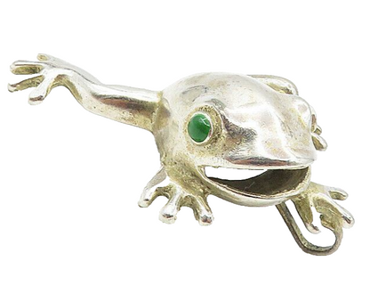 925 Sterling Silver  Vintage Green Stone Shiny Frog Motif Pendant  PT6671