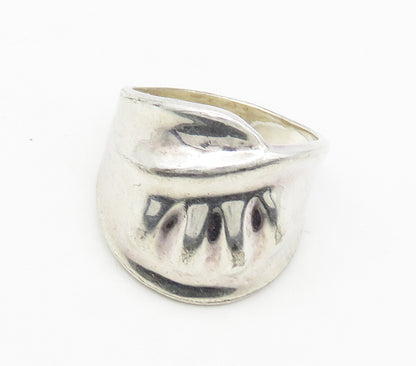 925 Sterling Silver  Shiny Polished Embossed Detail Band Ring Sz 7.5  RG16879