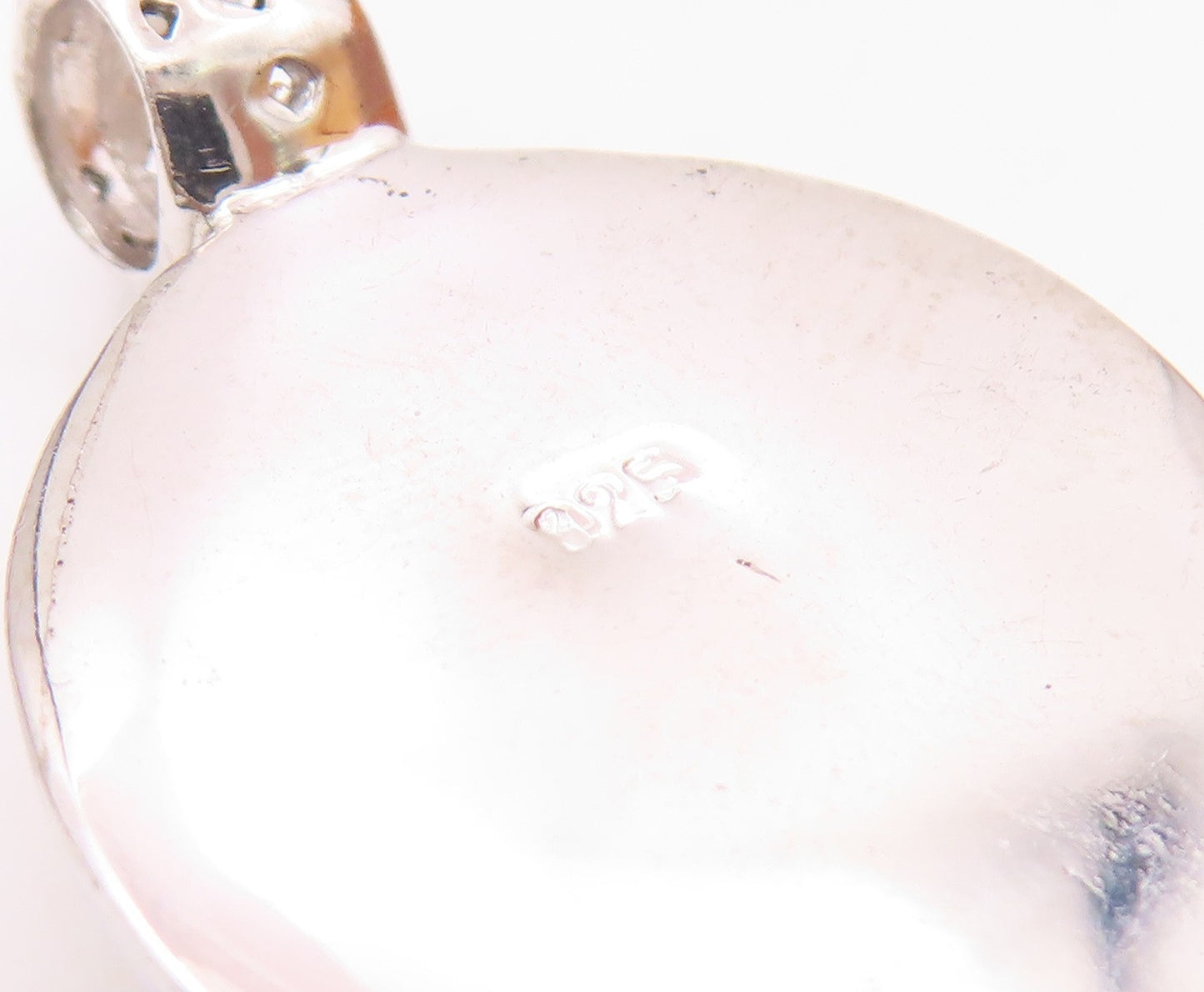 925 Sterling Silver  Shiny Two Tone Swirl Detail Floral Leaf Pendant  PT8502