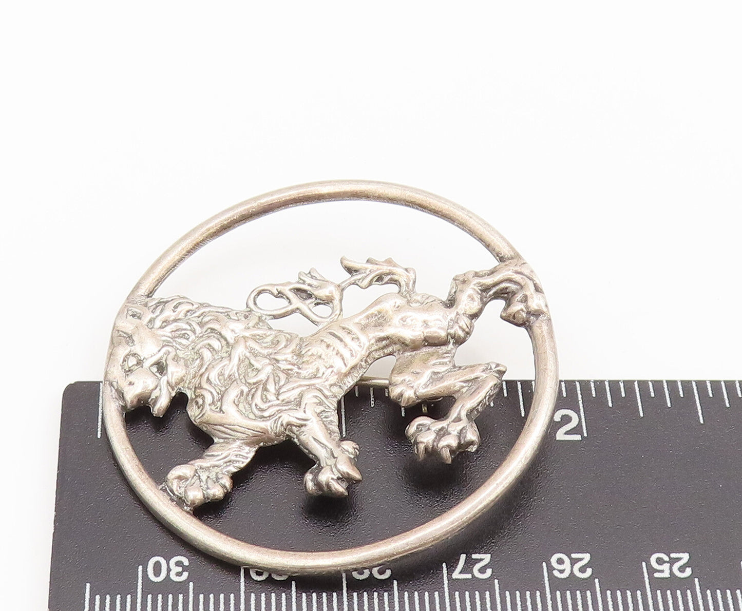 925 Sterling Silver  Vintage Designer Carved Tiger Round Brooch Pin  BP10340