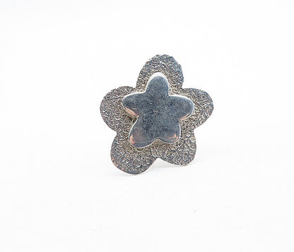 925 Sterling Silver  Vintage Textured Flower Motif Cocktail Ring Sz 7  RG7110