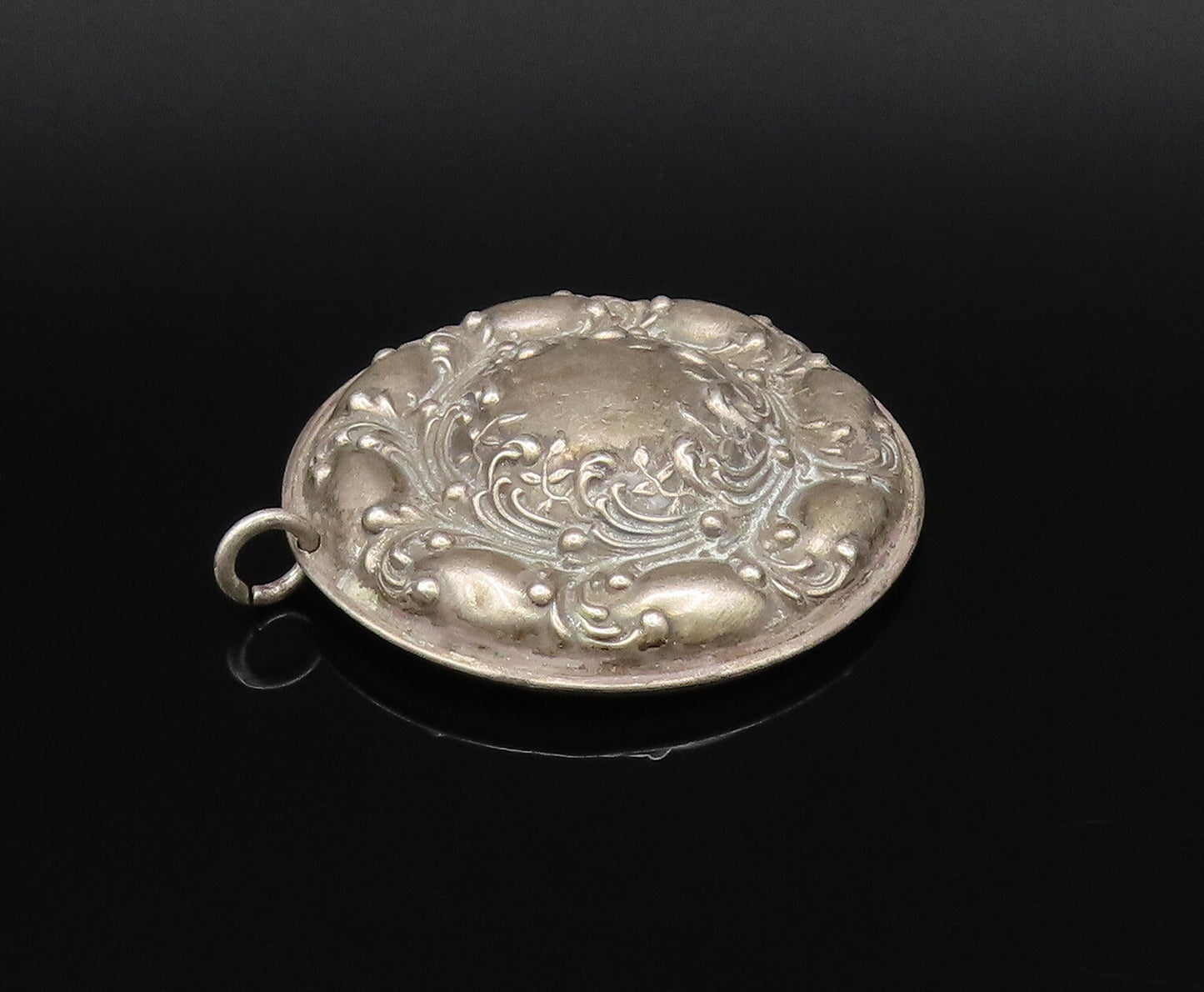 925 Sterling Silver  Vintage Antique Leaf Vine Round Dome Pendant  PT21546