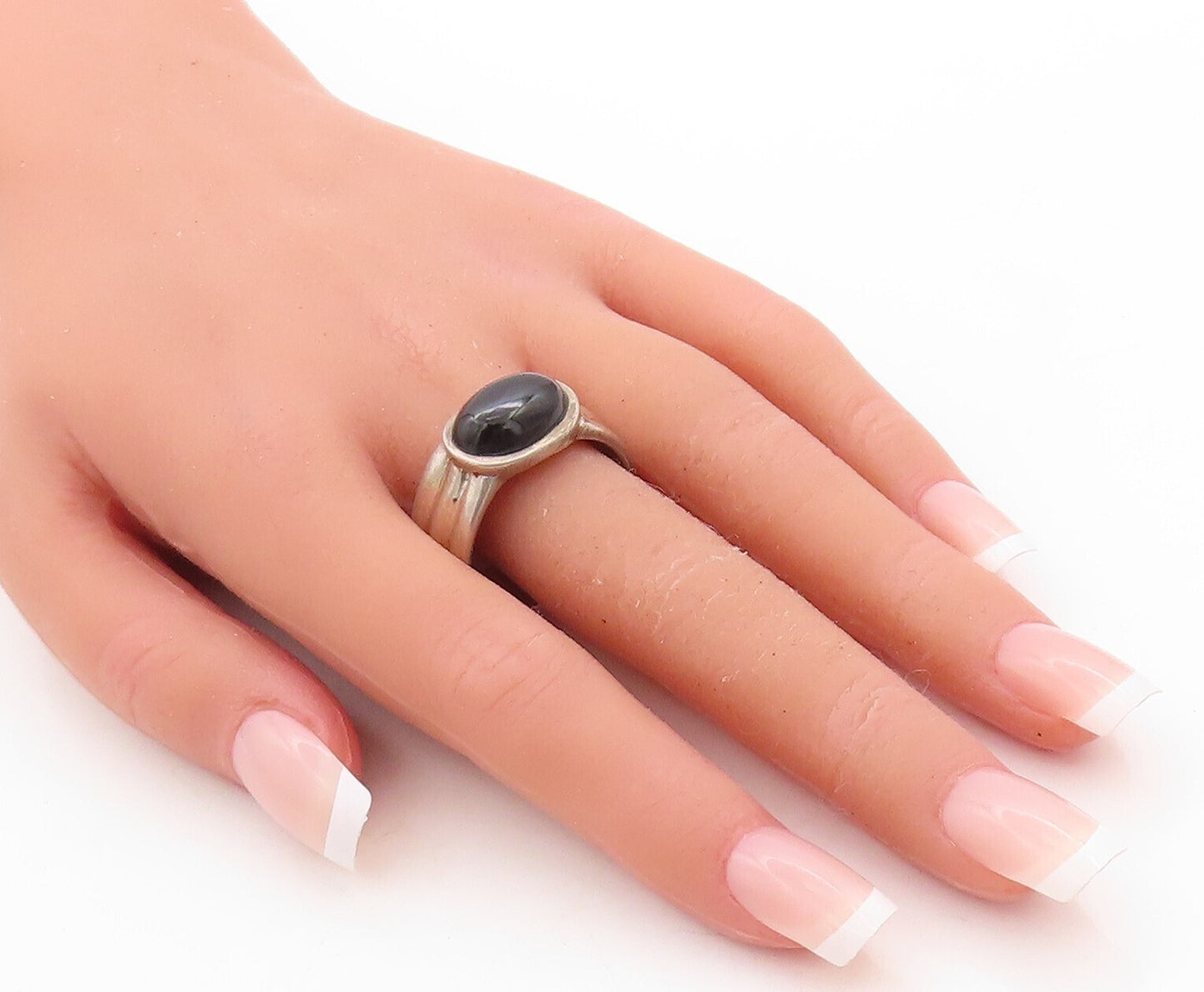 925 Sterling Silver Vintage Ring Carved Band Cabochon Oval Onyx  Sz 12.5 RG31443