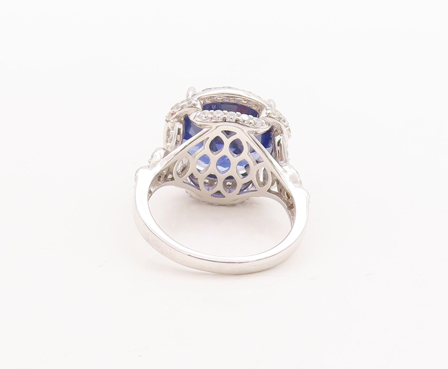 925 Sterling Silver Vintage Ring Designer Carved Neck 2 Tone CZ  Sz 7  RG29410