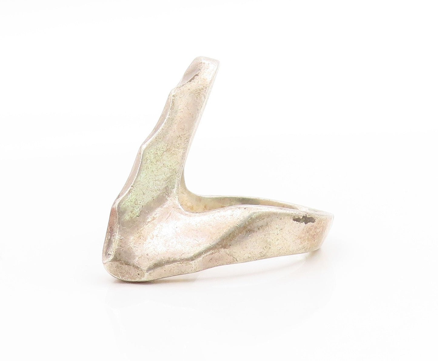 925 Sterling Silver Vintage Ring Hammered Alphabet Letter V Band Sz 8.5 RG33680
