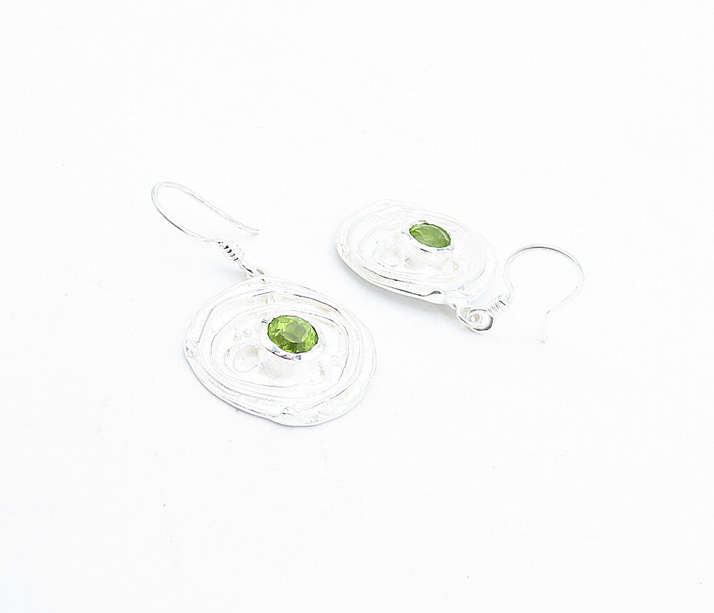 925 Sterling Silver  Peridot Raised Design Round Shiny Dangle Earrings  EG2551