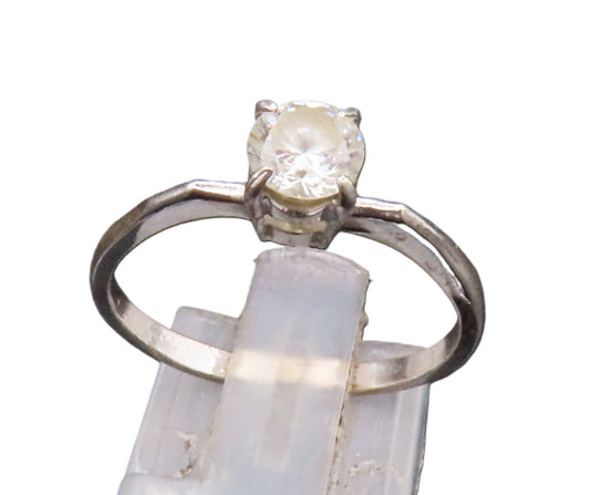 925 Sterling Silver  Vintage Solitaire Cubic Zirconia Ring Sz 8  RG25075