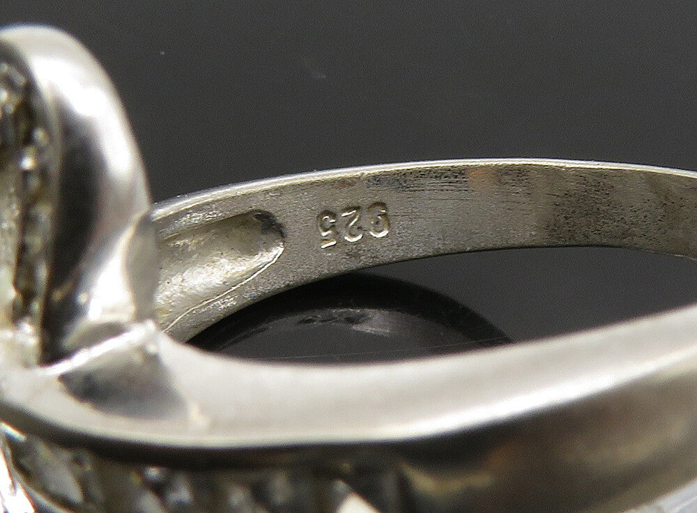 925 Sterling Silver  Vintage Shiny Topaz Ribbon Motif Band Ring Sz 7  RG23629