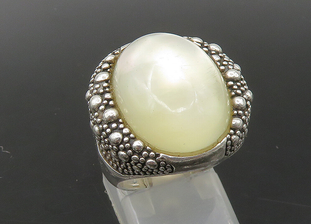 MICHAEL DAWKINS 925 Silver  Vintage Mother Of Pearl Cocktail Ring Sz 6 RG23323