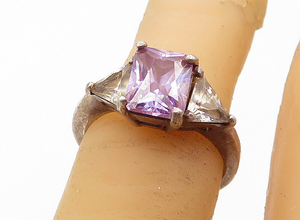 925 Silver  Vintage Cubic Zirconia Solitaire With Accents Ring Sz 5  RG4719