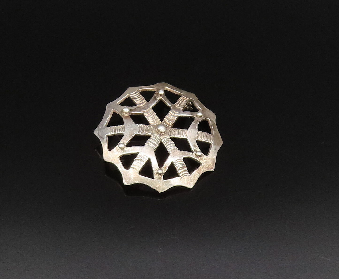 925 Sterling Silver  Vintage Openwork Beaded Web Motif Brooch Pin  BP9827