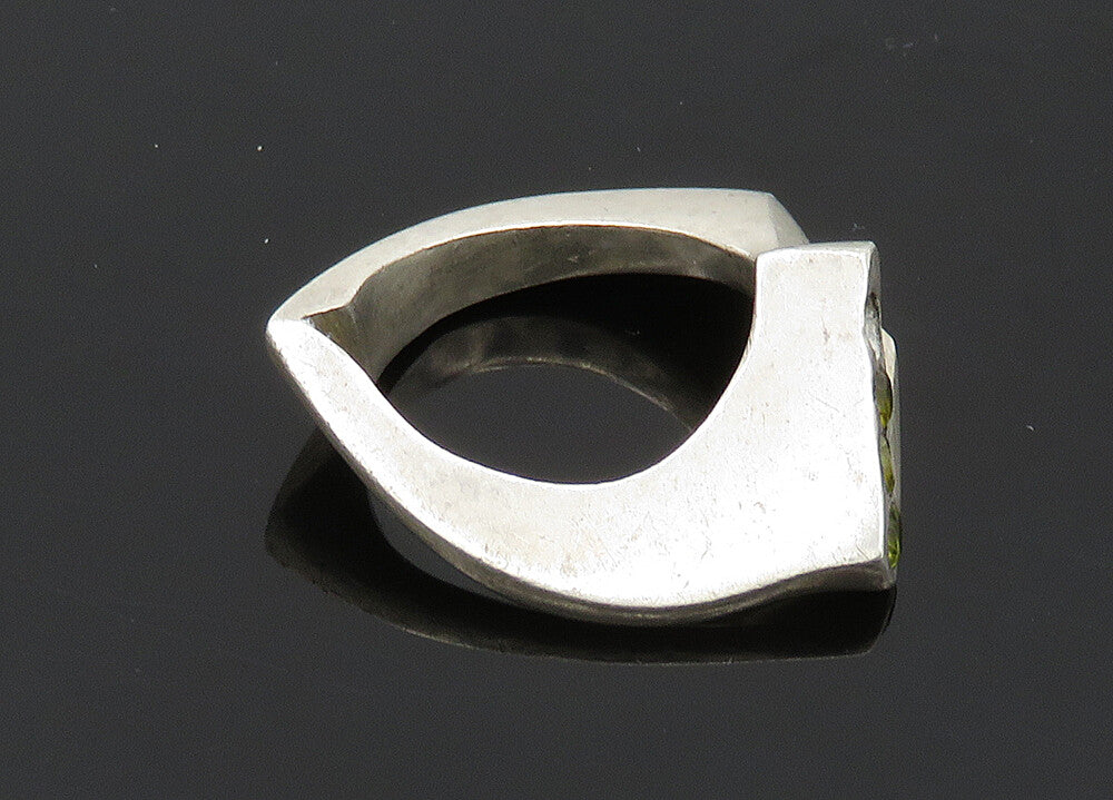 925 Sterling Silver  Vintage Peridot Modernist Shiny Band Ring Sz 7  RG20692