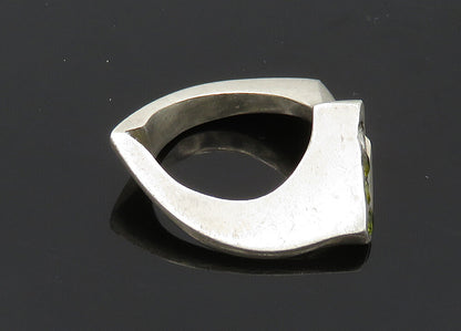 925 Sterling Silver  Vintage Peridot Modernist Shiny Band Ring Sz 7  RG20692