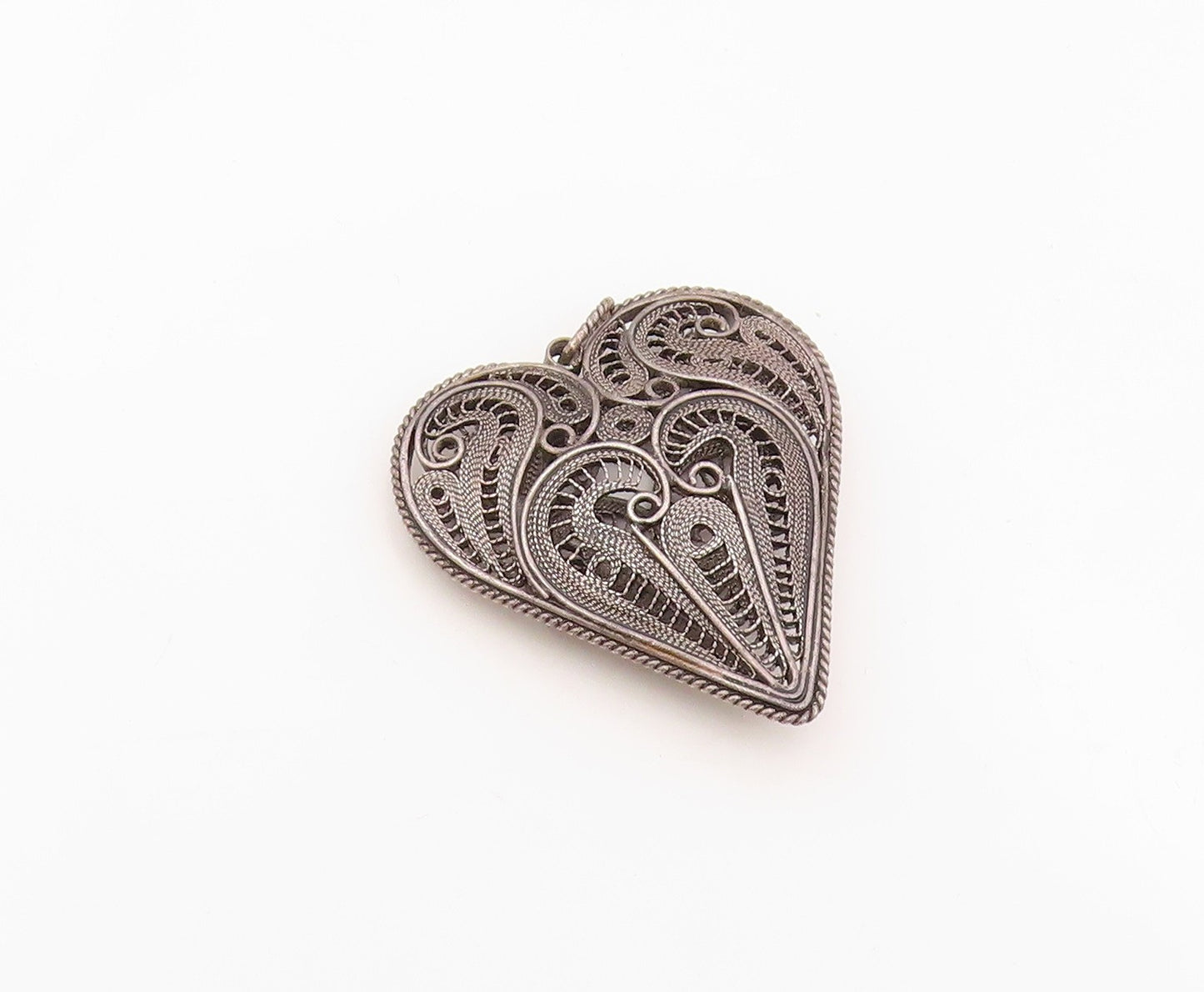 925 Sterling Silver   Vintage Filigree Swirl Love Heart Pendant  PT20550