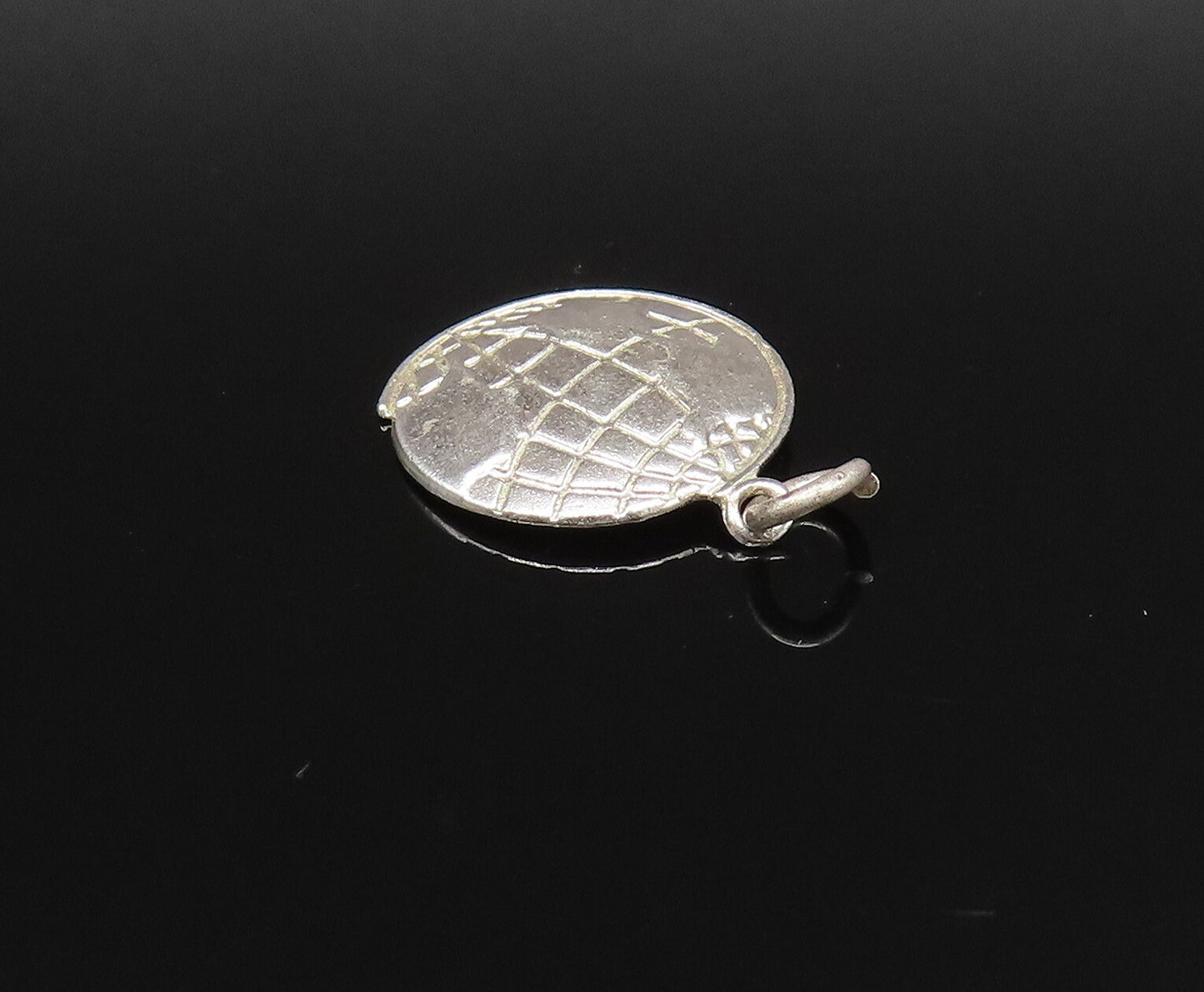 925 Sterling Silver  Vintage Round Etched World Globe Charm Pendant  PT21343