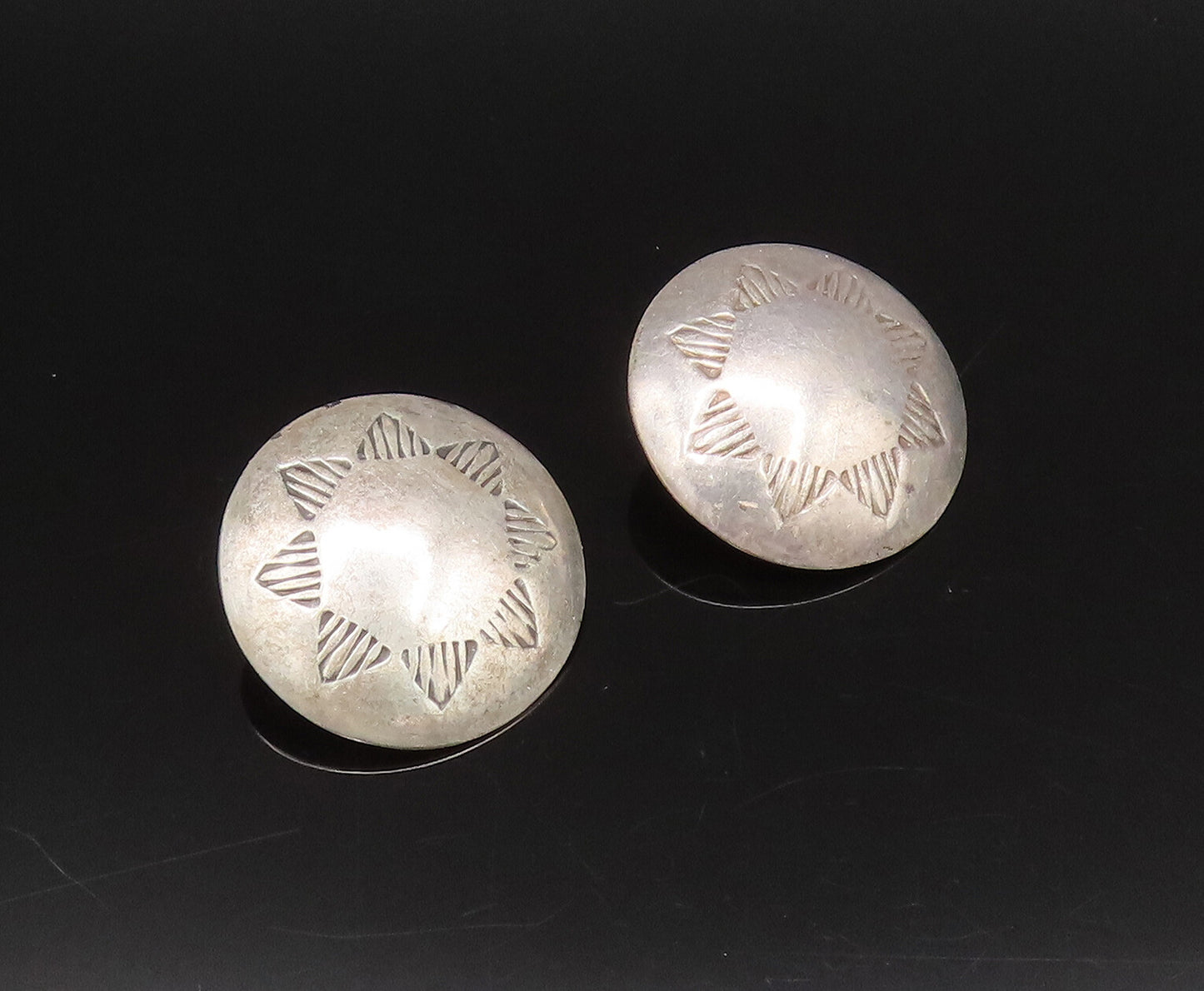SOUTHWESTERN 925 Sterling Silver Vintage Etched Star Motif Dome Earrings EG12298