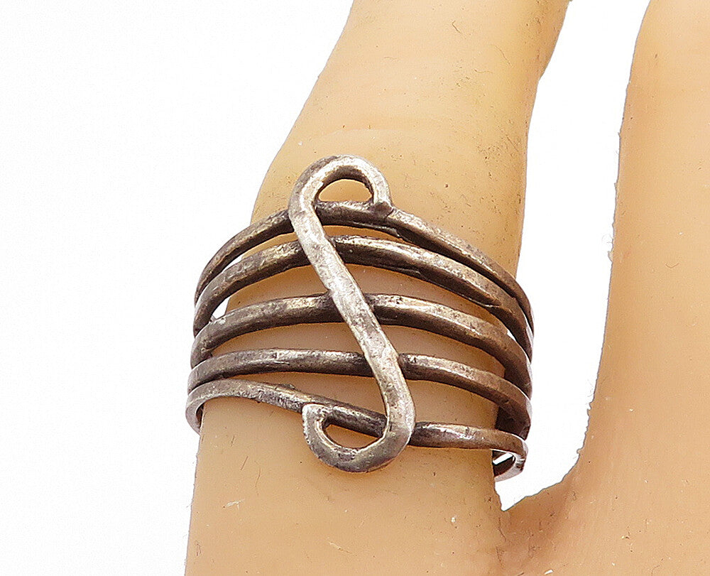 925 Sterling Silver  Vintage Dark Tone S Swirl Split Band Ring Sz 7.5  RG6681