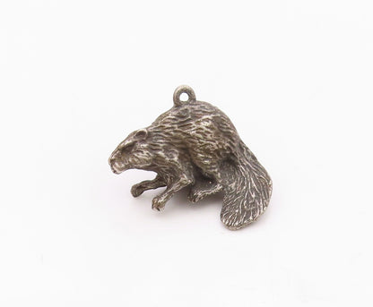 925 Sterling Silver Vintage Detailed Sitting Squirrel Beaver Pendant  PT22339