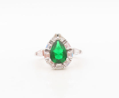 925 Sterling Silver Vintage Ring Drop Cut Green Halo White CZ Inlay Sz 7 RG30446