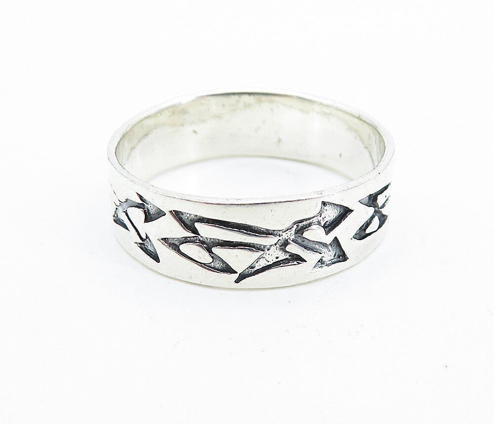 925 Sterling Silver  Vintage Oxidized Arrow Design Band Ring Sz 5.5  RG7353
