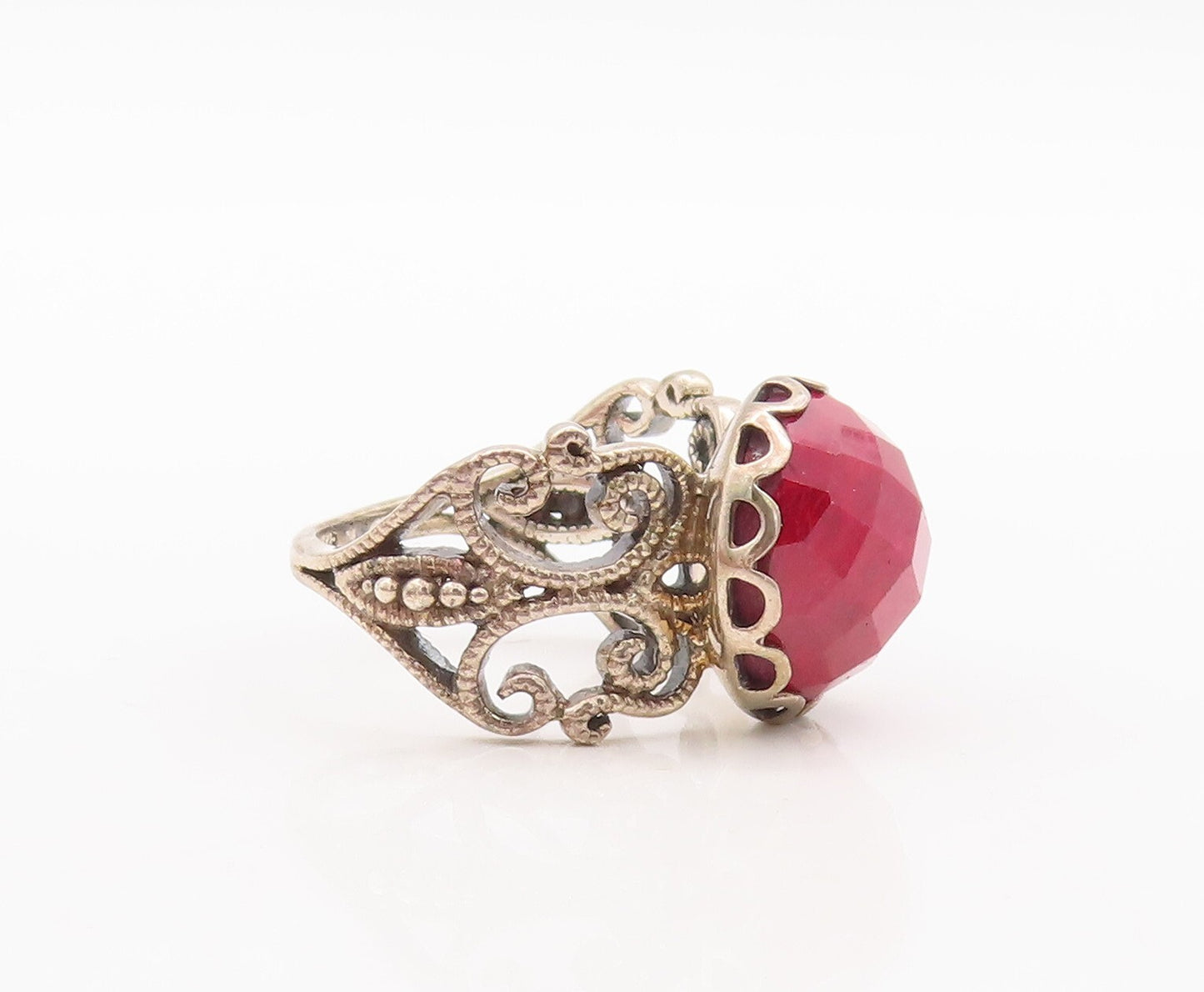 925 Sterling Silver Vintage Ring Swirly Carved Red Gemstone  Sz 8.5  RG29528